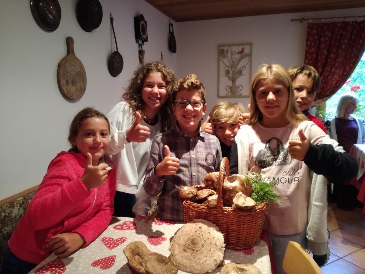 Garni Biancaneve Ruffre-Mendola Szoba fotó