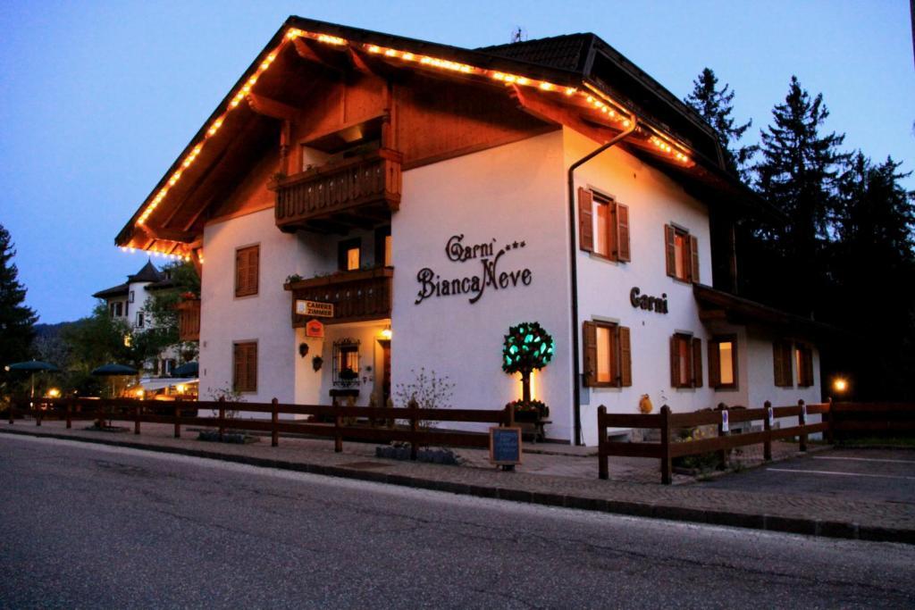 Garni Biancaneve Ruffre-Mendola Kültér fotó